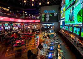 Platform manifold menampilkan berbagai pasar sportsbook dan permainan live
